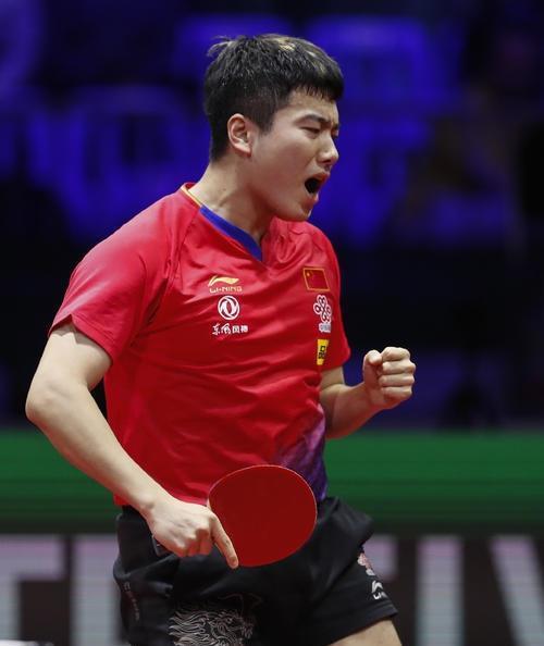 球过程中突 球过程中突